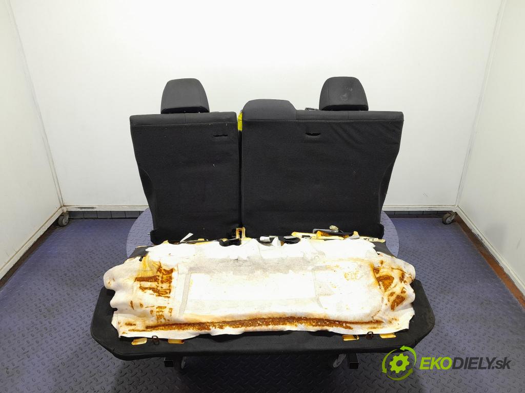 Toyota Corolla 2024 Sedačka zadný