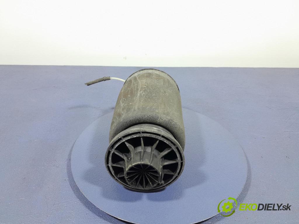 Mercedes GL 2014 airbag Pozastavenia: