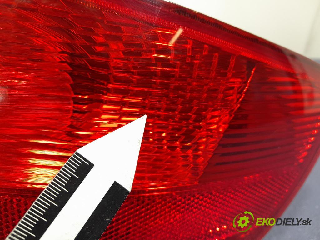 Audi A3 2007 svetlo / reflektor zad Prava: Vonkajsia: 8P4945096C