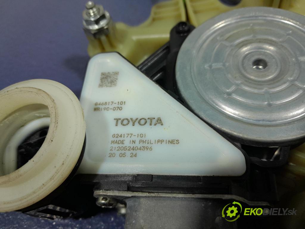 Toyota Corolla 2024 mechanizmus okna Okná: zad Vľavo: 69840-02741