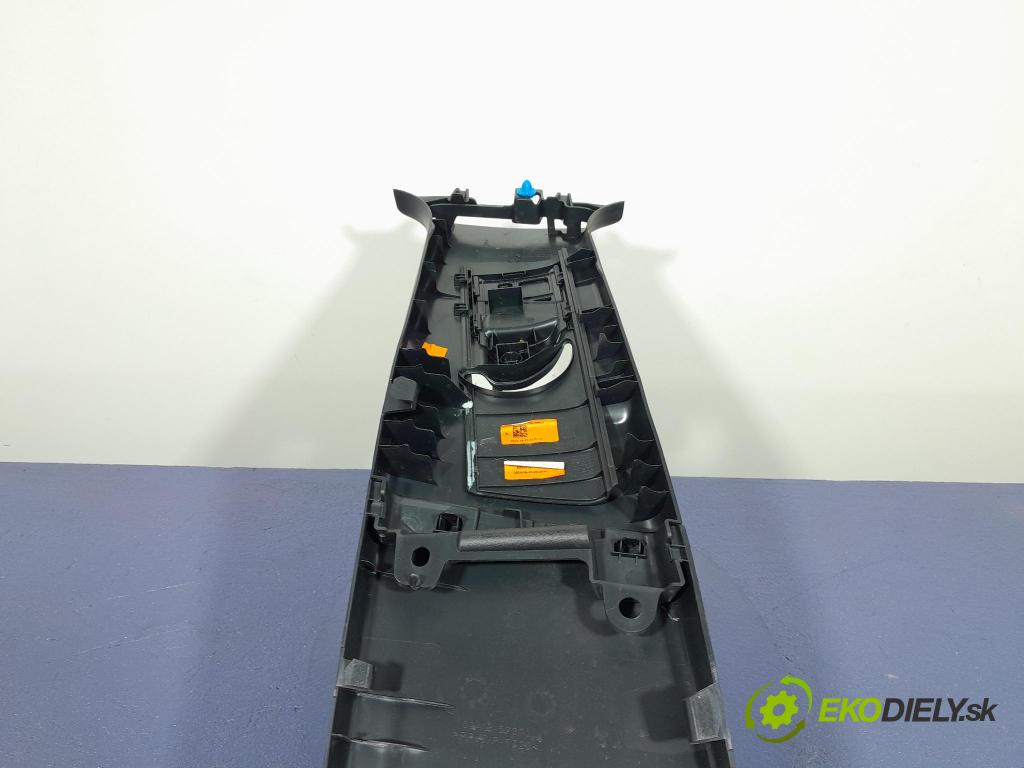 Toyota Corolla 2024 kryt Plast: Interiéry: 62413-02370