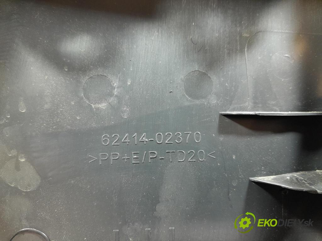 Toyota Corolla 2024 kryt Plast: Interiéry: 62414-02370