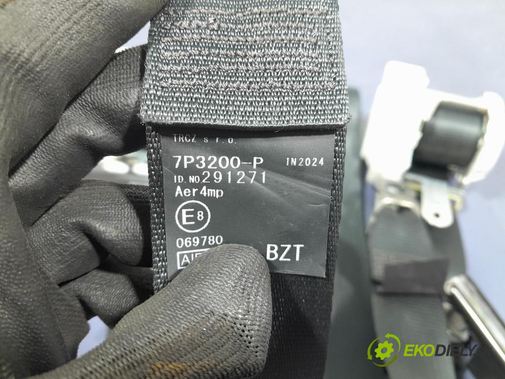 Toyota Corolla 2024 kokpit,pristrojová doska 