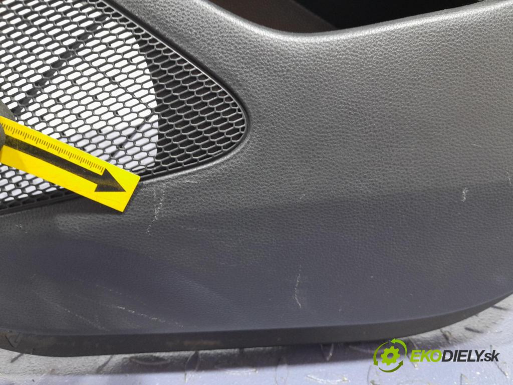 Toyota Corolla 2024 Čalounictví: dvere zad Prava: