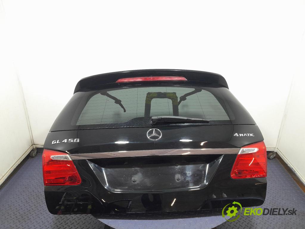 Mercedes GL 2014 zadna dveře kufra: kufra: