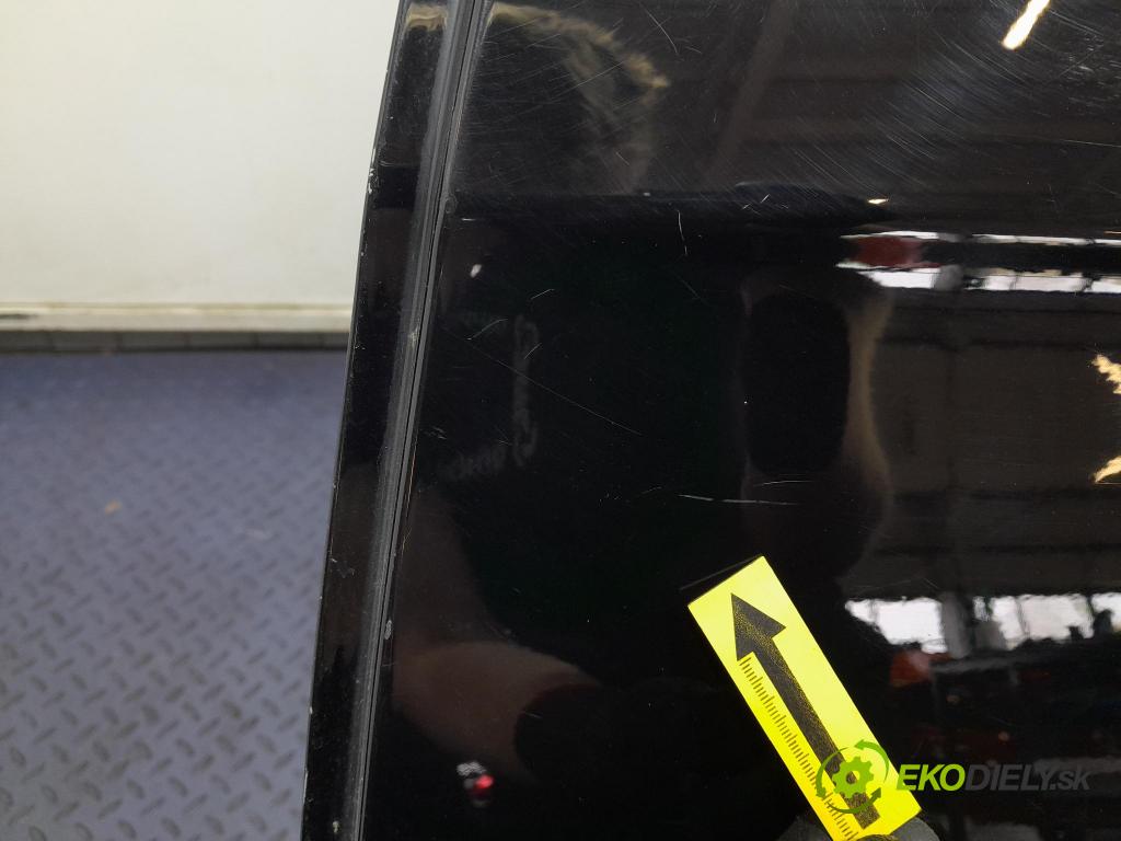 Mercedes GL 2014 dvere zad Vľavo:
