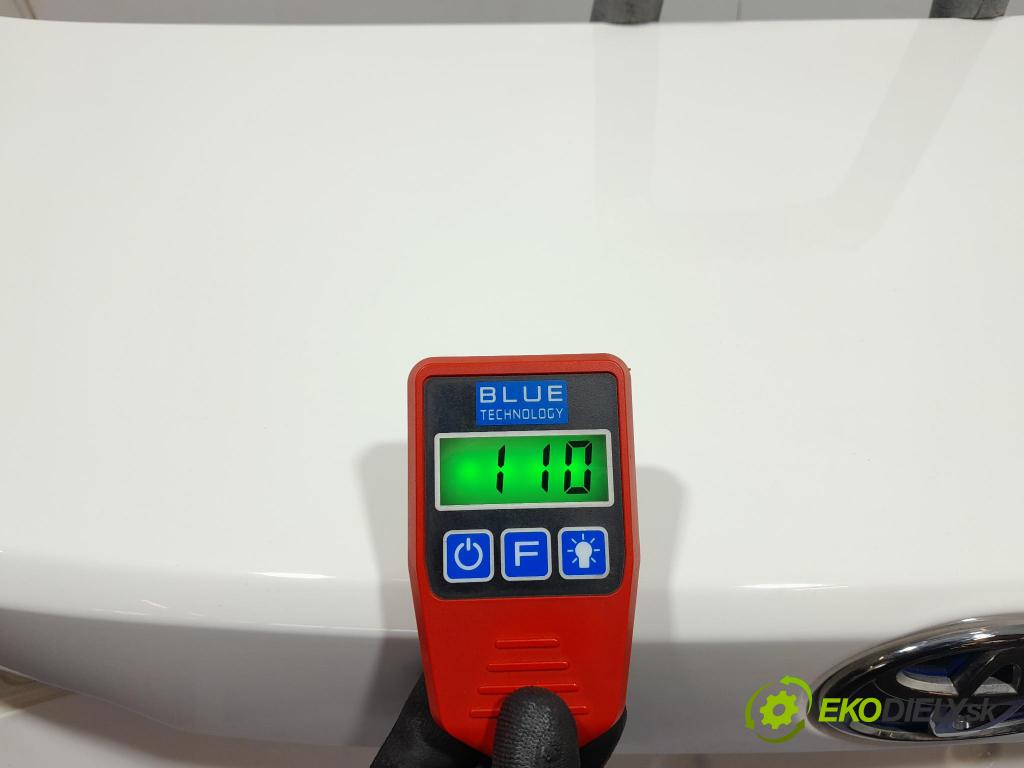 Toyota Corolla 2024 zadna dveře kufra: kufra: