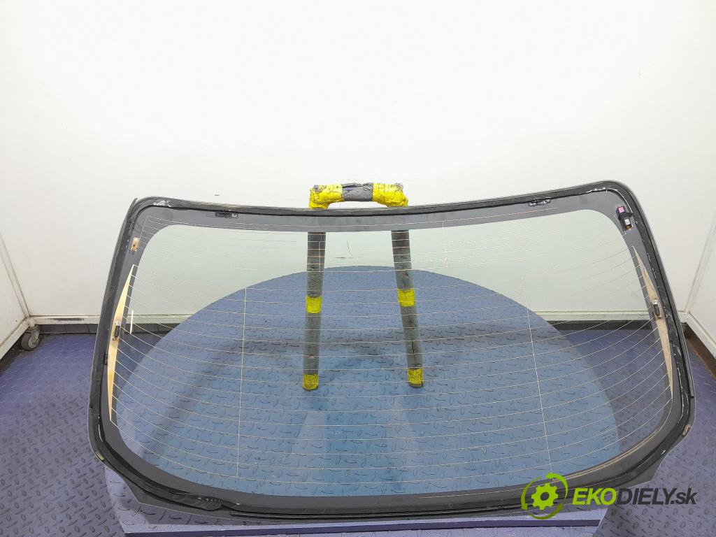 Toyota Corolla 2024 sklo zadna