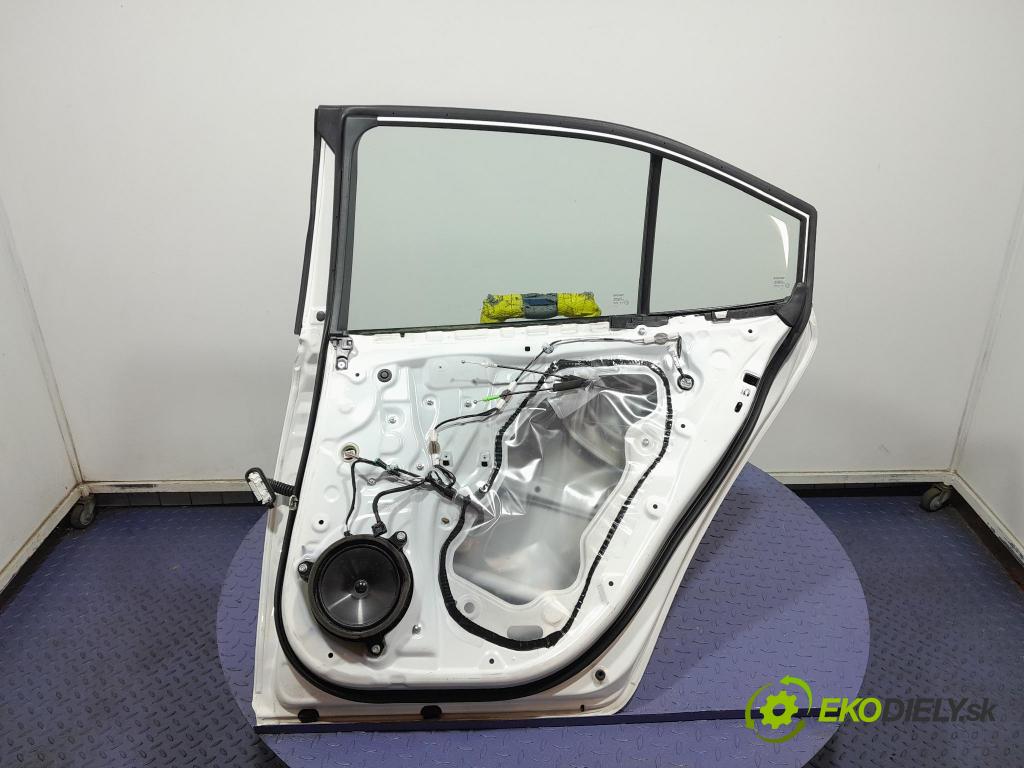 Toyota Corolla 2024 dvere zad pravé 
