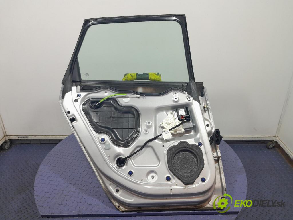 Audi A3 2007 dvere zad Vľavo: 