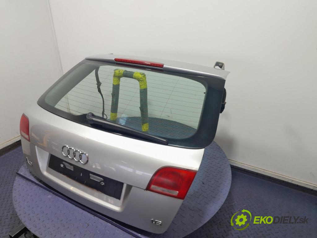 Audi A3 2007 zadna dveře kufra: kufra:
