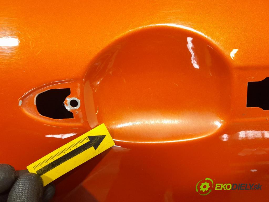 Renault Captur 2016 dvere Predné Vľavo:
