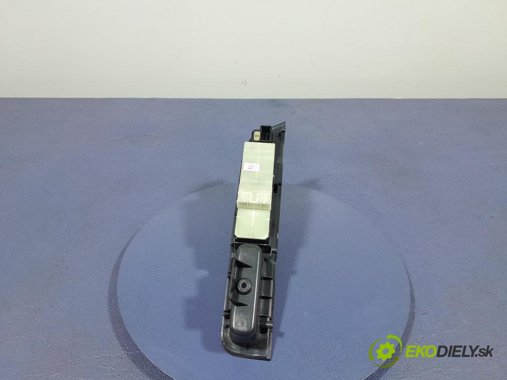 Suzuki Swift 2007 prepínač Okná: 83762-63J0