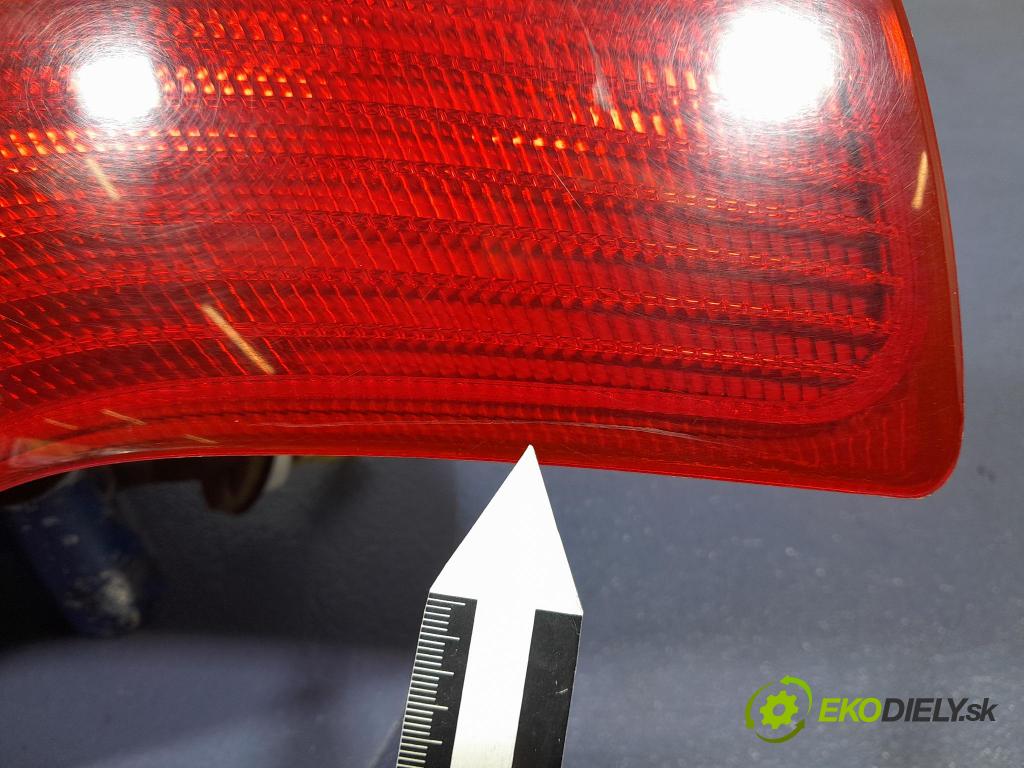 Suzuki Swift 2007 svetlo / reflektor zad Prava: Vonkajsia: