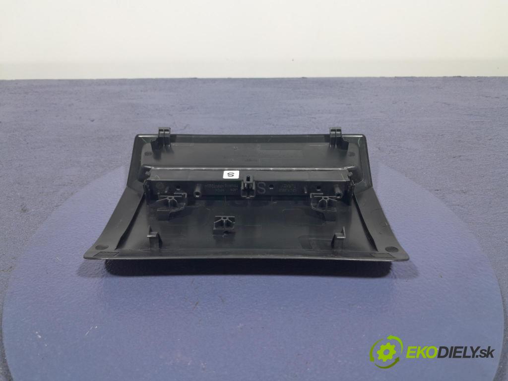 Toyota Corolla 2024 Svetlo: Stop: 81977-02140