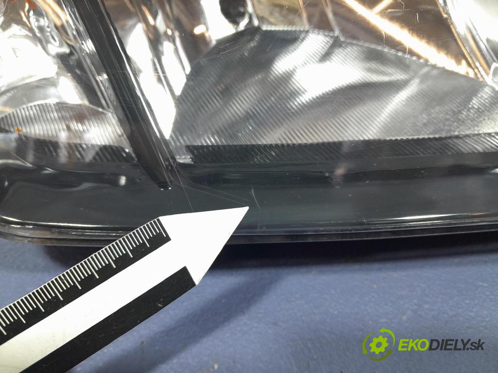 Skoda Fabia 2006 Reflektor: v pravo: