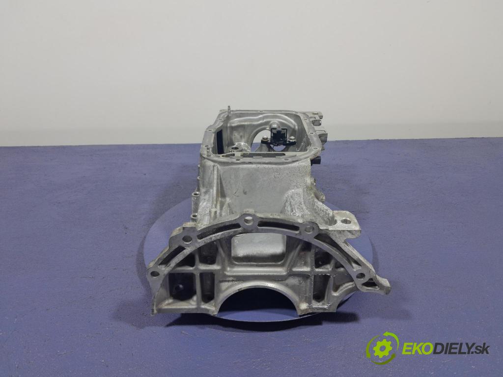 Toyota Corolla 2024 vaňa Olej: