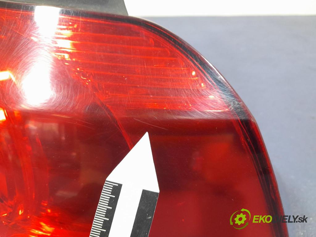 Vw Golf 2009 svetlo / reflektor zad Prava: Vonkajsia: