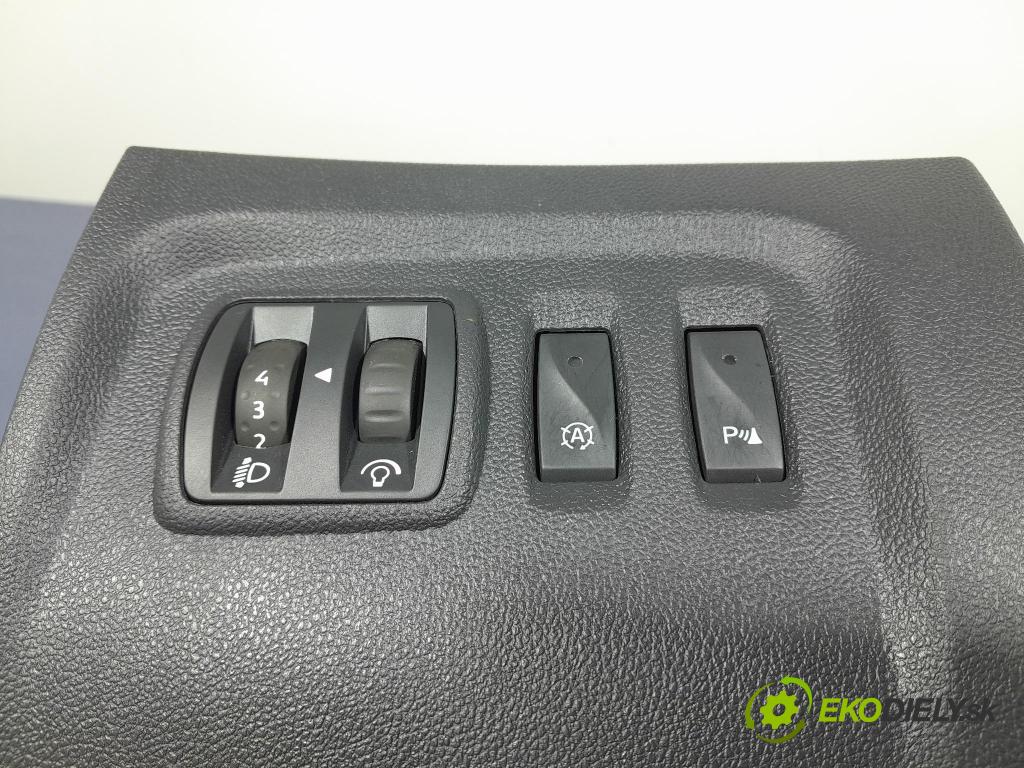 Renault Captur 2016 kryt Plast: Interiéry: 689214974R