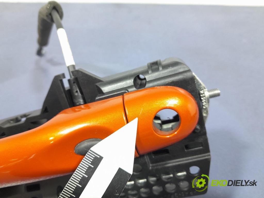 Renault Captur 2016 rukoväť Predné ľavá