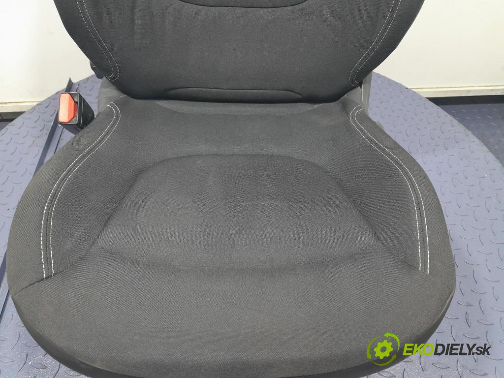 Renault Captur 2016 Sedačka Ovládače: