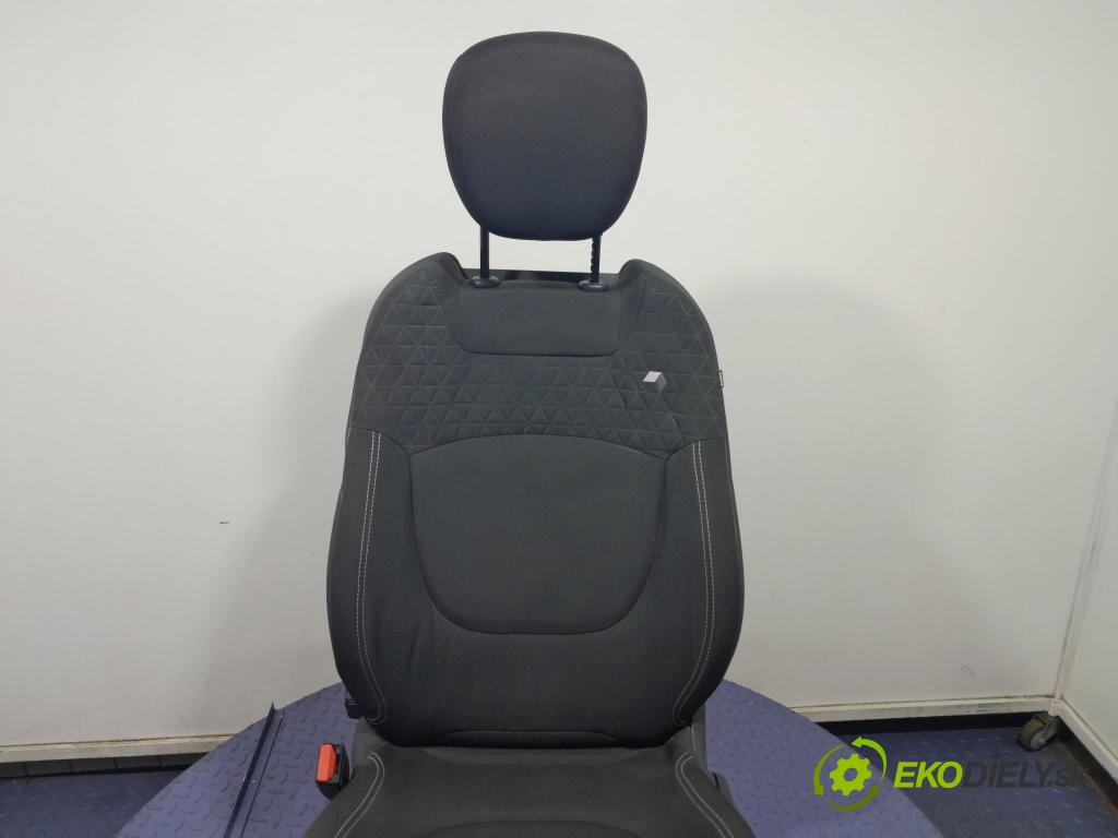 Renault Captur 2016 Sedačka Ovládače:
