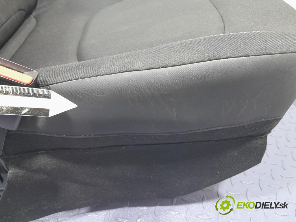 Renault Captur 2016 Sedačka Ovládače: