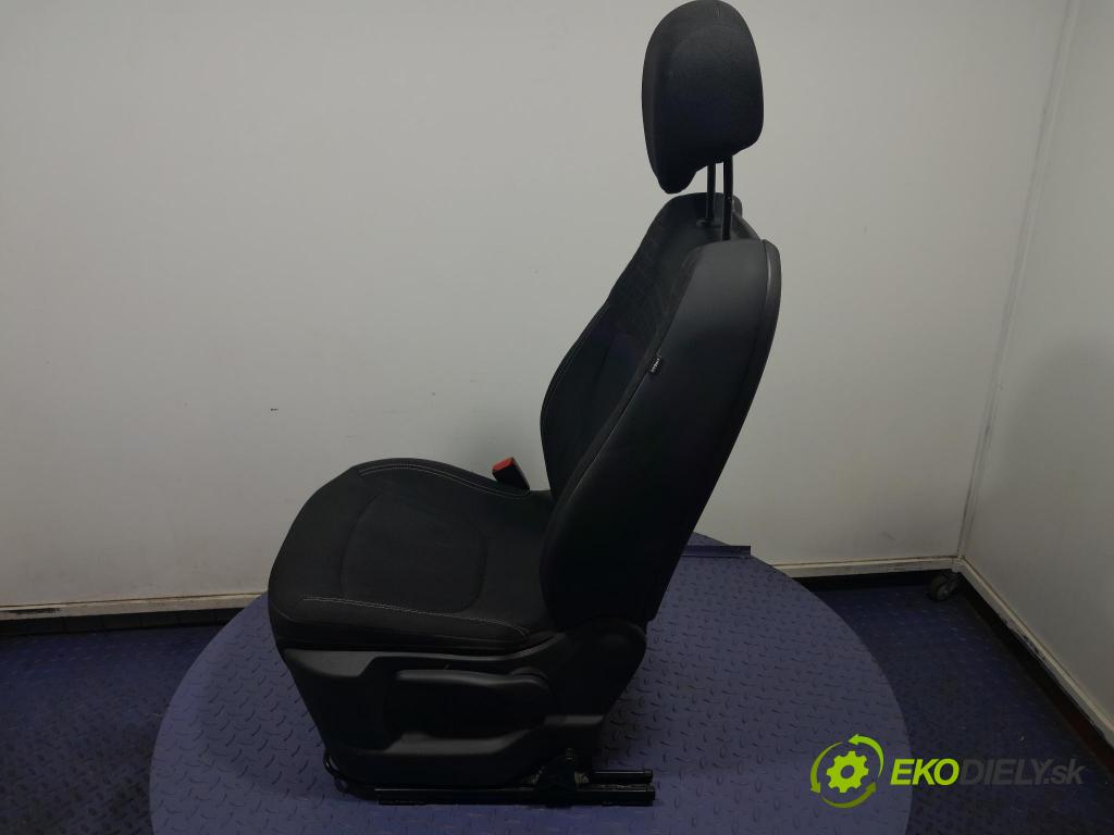 Renault Captur 2016 Sedačka Ovládače: