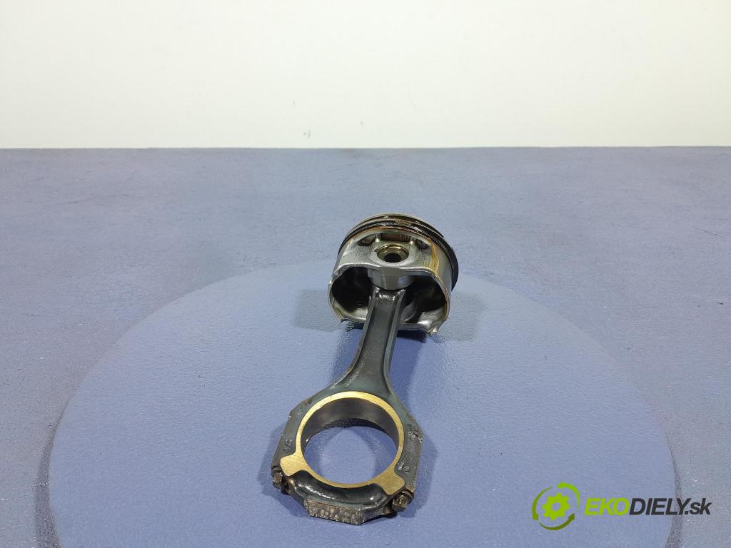 Mercedes GL 2014 piest