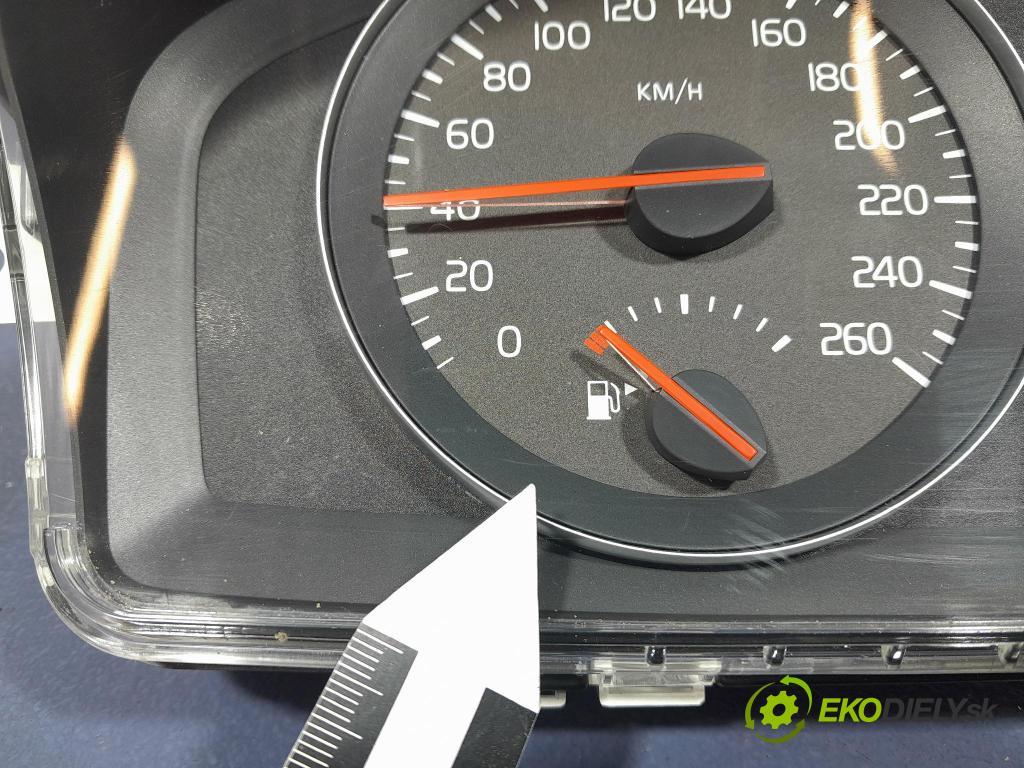 Volvo V50 2010 prístrojovka/ budíky 31296228