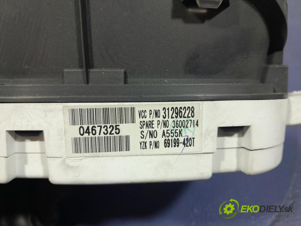 Volvo V50 2010 prístrojovka/ budíky 31296228