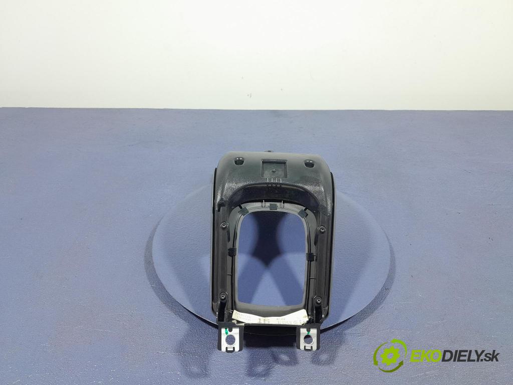 Volvo V50 2010 kryt Plast: Interiéry: 8648679