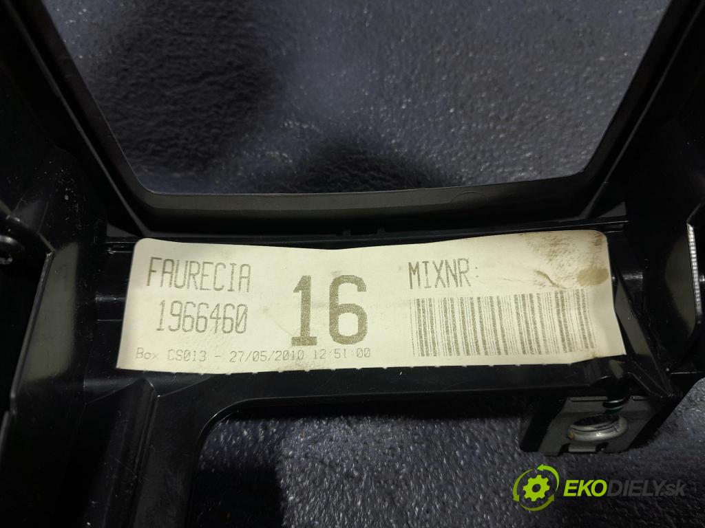 Volvo V50 2010 kryt Plast: Interiéry: 8648679
