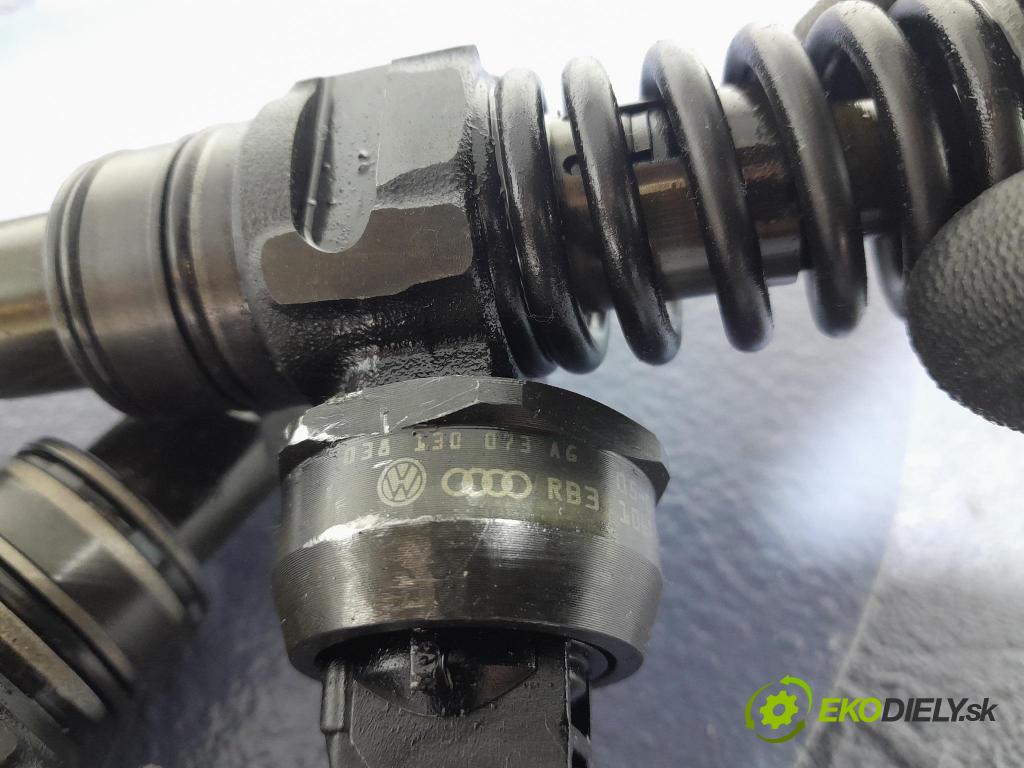 Vw Golf 2005 vstrek 038130073AG