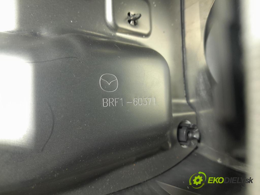 Mazda Cx-3 2019 kryt Plast: Interiéry: D10K-55433