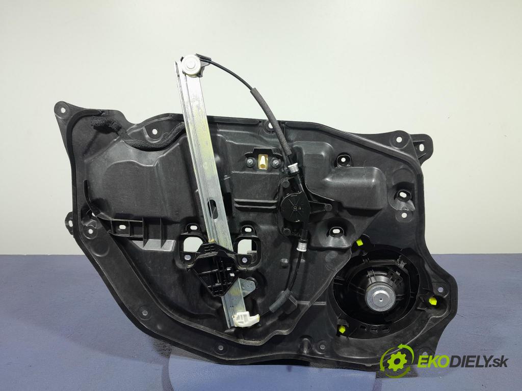 Mazda Cx-3 2019 mechanizmus okna Okná: Predné v pravo: D09L5897X