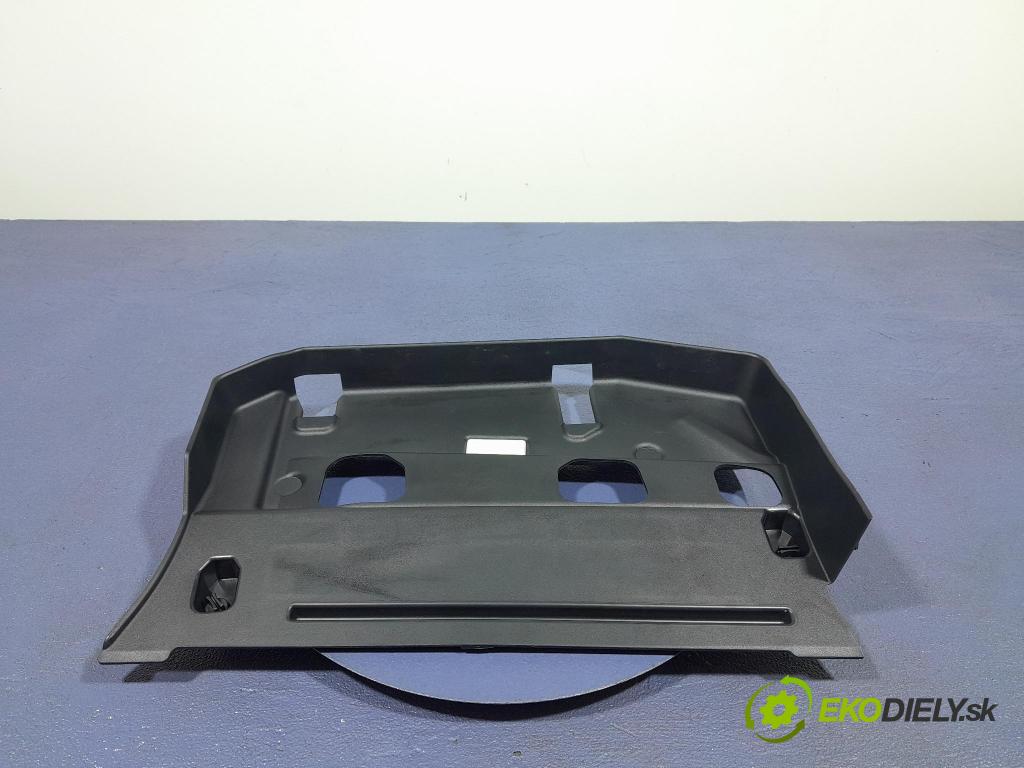 Bmw Seria 3 2023 kryt Plast: Interiéry: 6999702