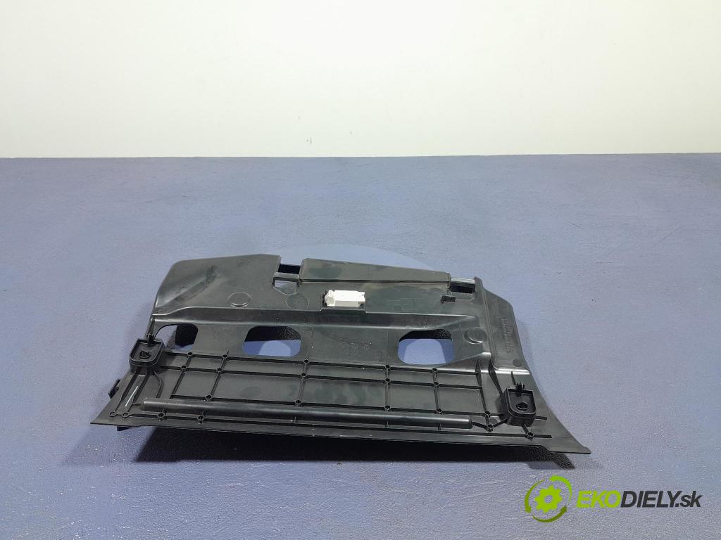 Bmw Seria 3 2023 kryt Plast: Interiéry: 6999702