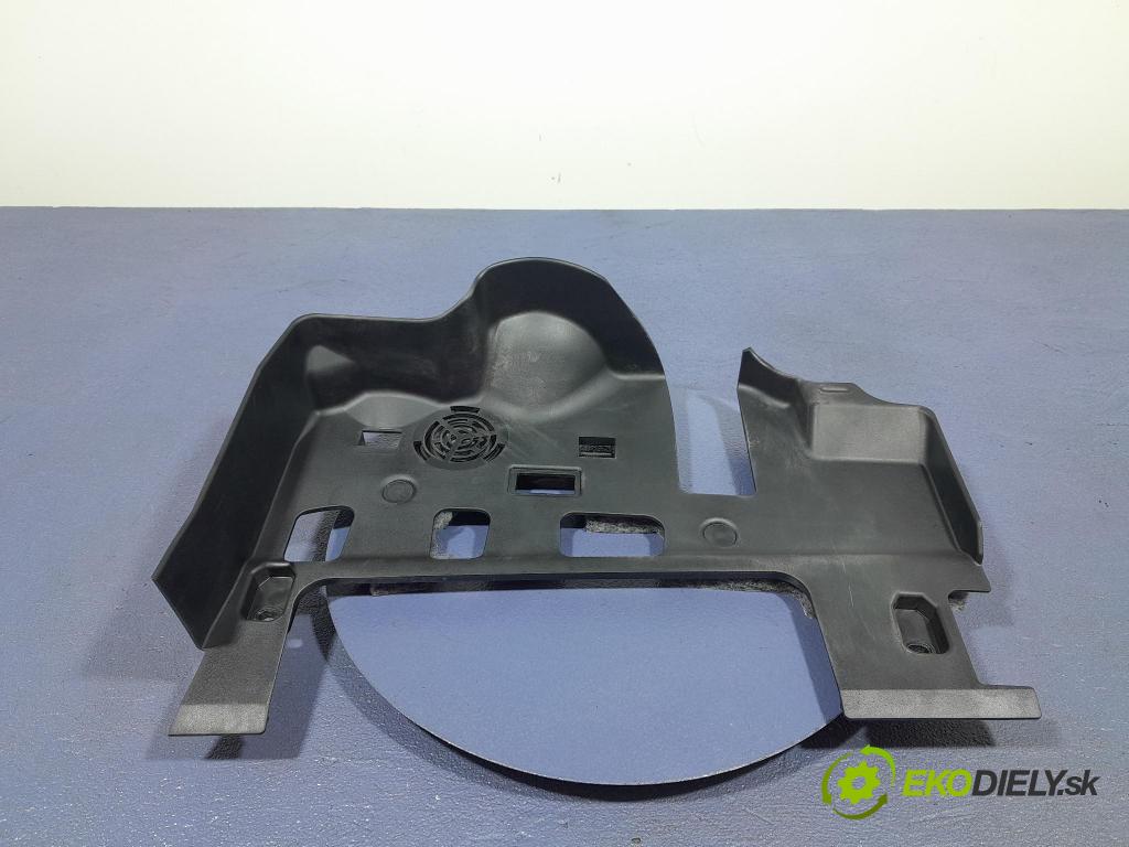 Bmw Seria 3 2023 kryt Plast: Interiéry: 6999697