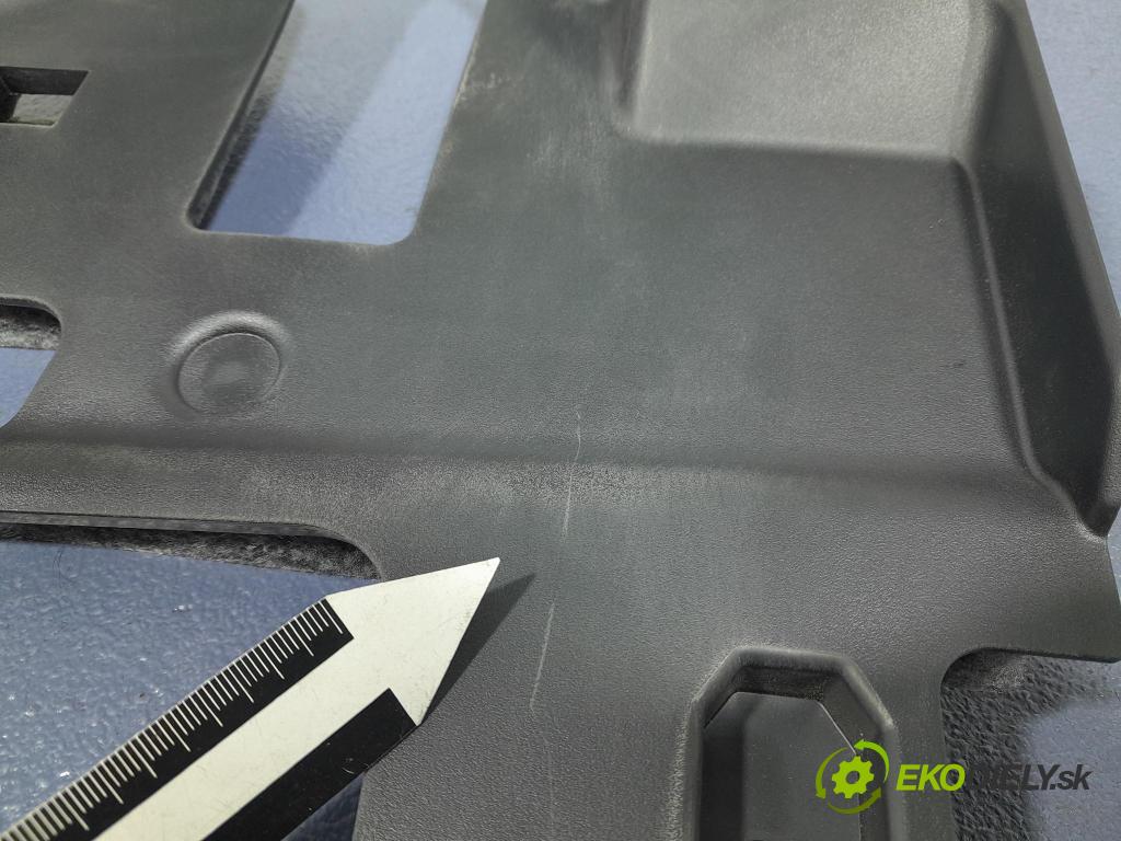 Bmw Seria 3 2023 kryt Plast: Interiéry: 6999697