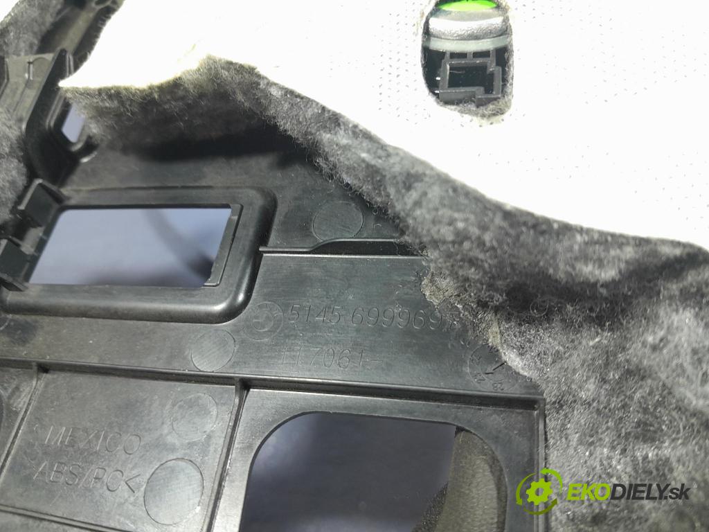 Bmw Seria 3 2023 kryt Plast: Interiéry: 6999697