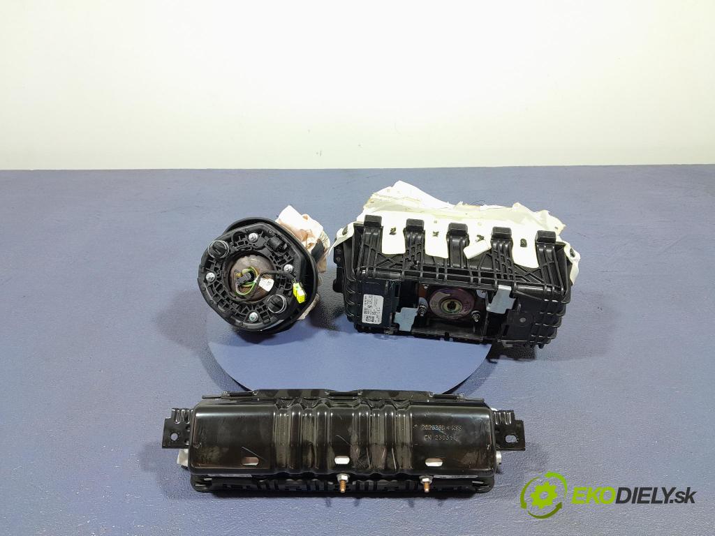 Bmw Seria 3 2023 kokpit,pristrojová doska