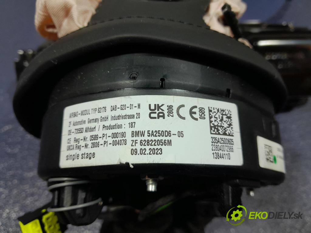Bmw Seria 3 2023 kokpit,pristrojová doska