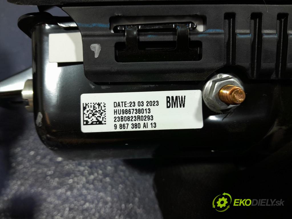 Bmw Seria 3 2023 kokpit,pristrojová doska