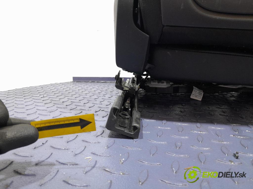 Bmw Seria 3 2023 Sedačka Ovládače: