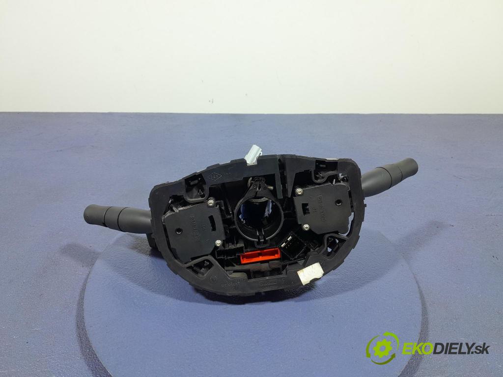 Renault Megane 2007 prepínač Komplex: 8200216465