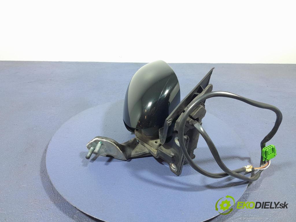 Vw New beetle 2000 zrkadlo pravé