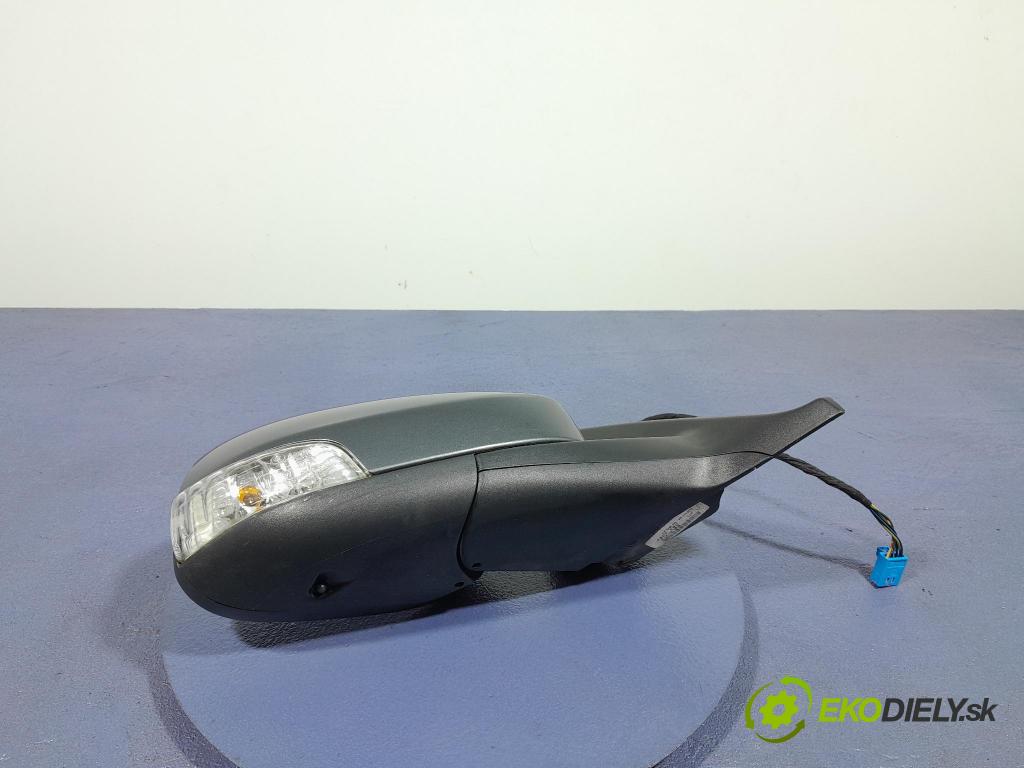 Volvo V50 2010 zrkadlo pravé 31218155