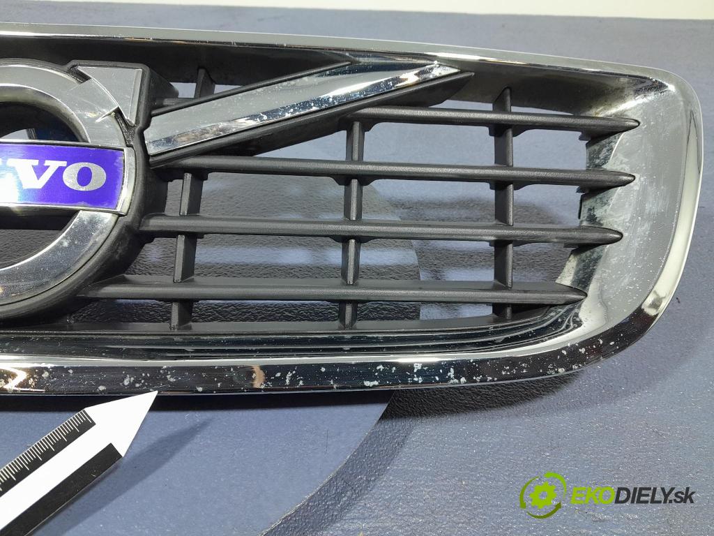 Volvo V50 2010 miežka / Gril: