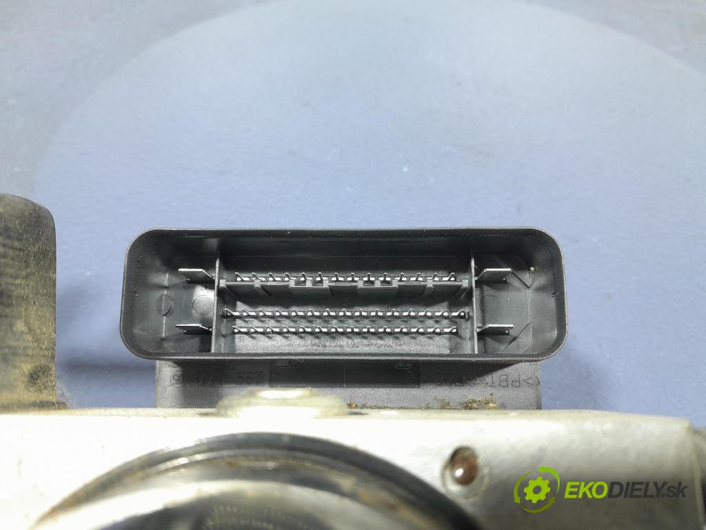 Volvo V50 2010 čerpadlo ABS x 31274907